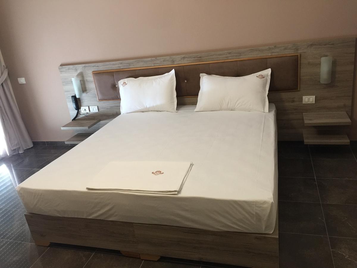Herges Hotel Durrës Zimmer foto
